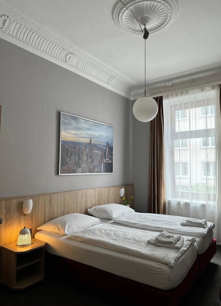 Hotel Kieler Hof - Hamburg Central Station 1
