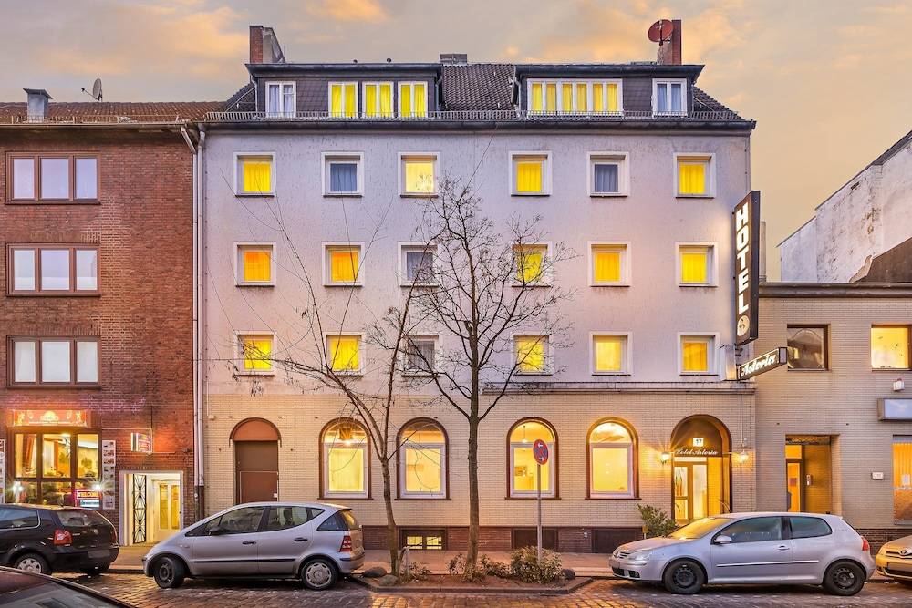 Signature Hotel Astoria 1