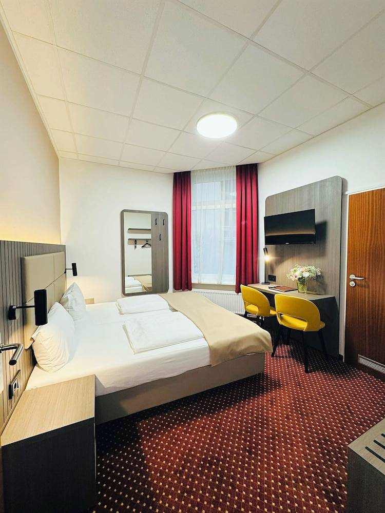 Hotel Lumen am Hauptbahnhof 1