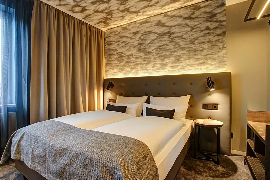 BOUTIQUE 125 HAMBURG AIRPORT 1