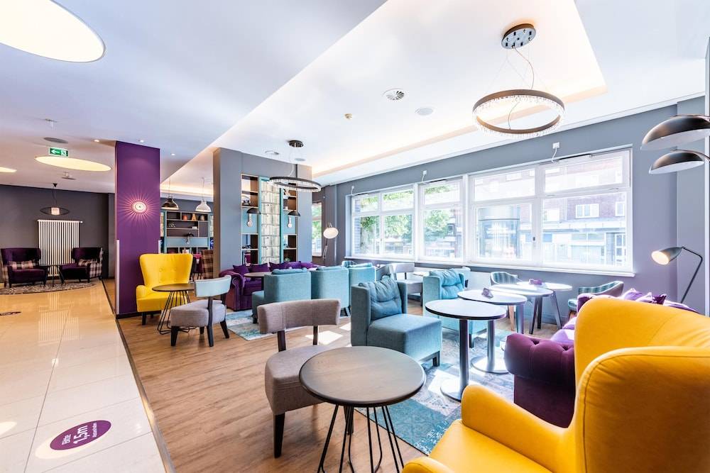 Premier Inn Hamburg City Alster 2