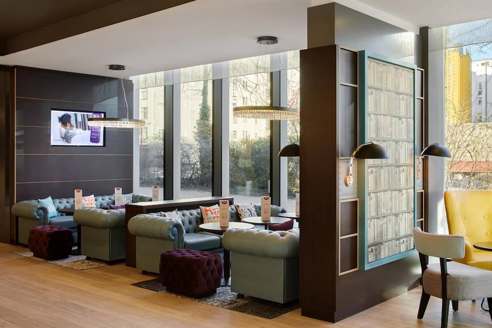 Premier Inn Hamburg City Centre 2
