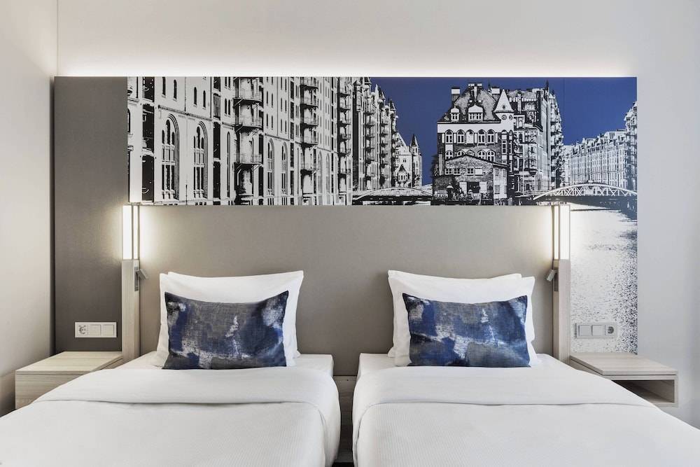 Courtyard by Marriott Hamburg City 2