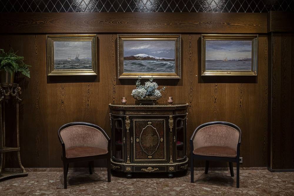Hotel Holt - The Art Hotel 2