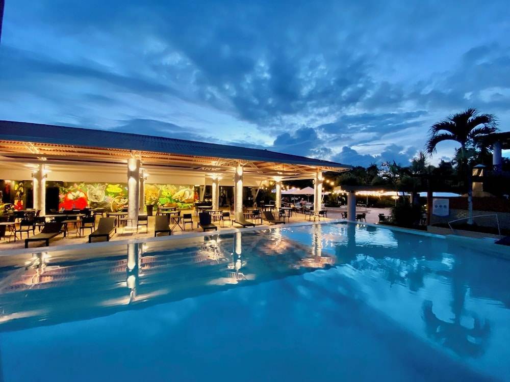 Summit Rainforest Golf Resort & All Inclusive 1