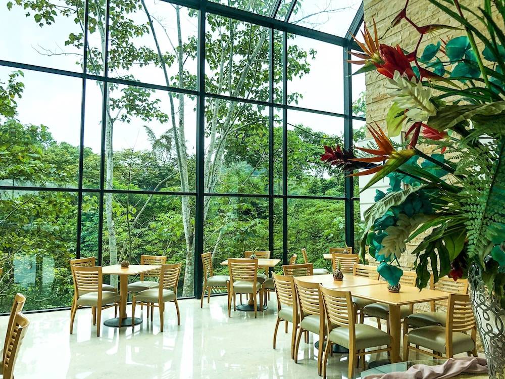 Summit Rainforest Golf Resort & All Inclusive 2