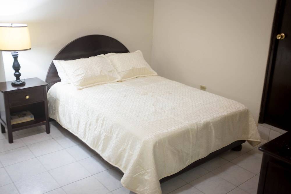 Hotel Latino 2