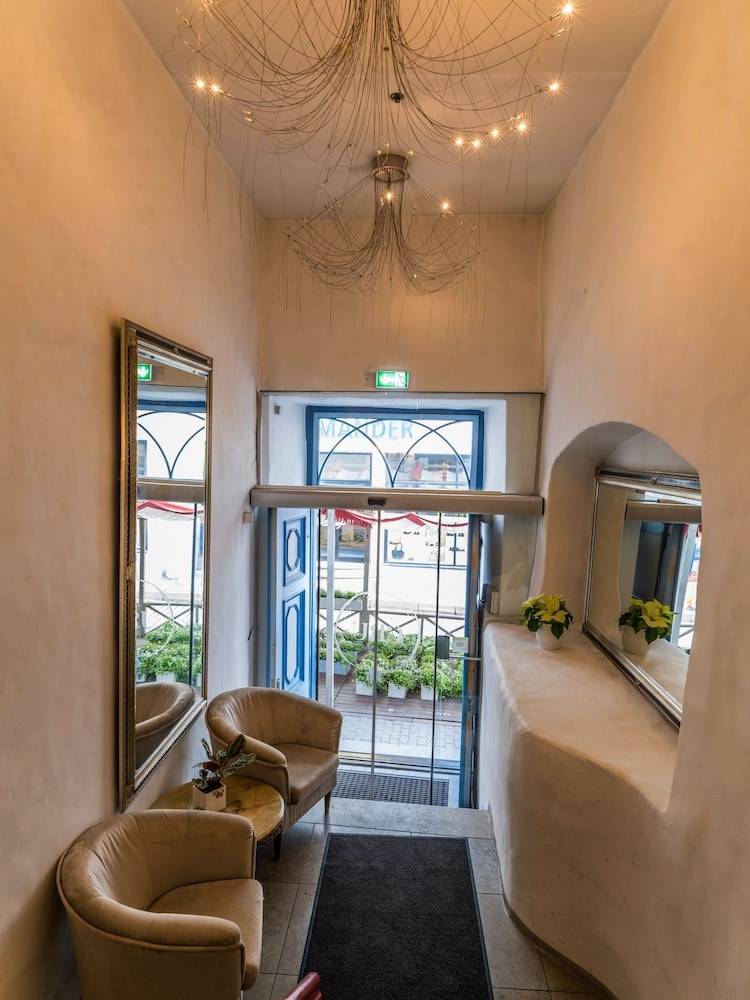 CRU Hotel 2