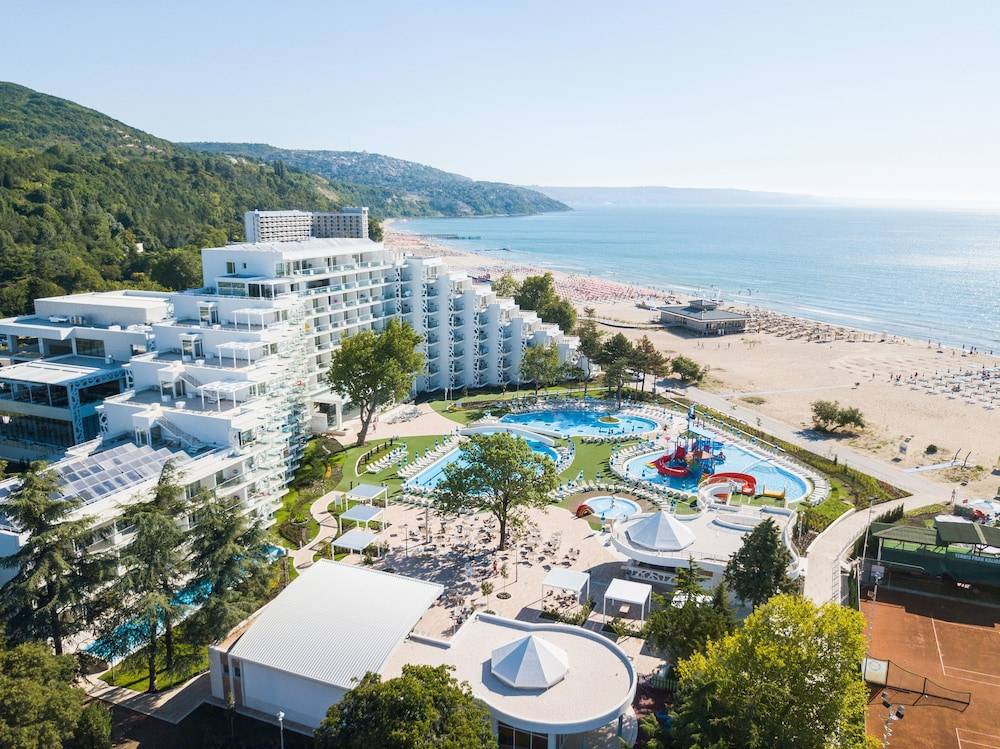 Maritim Hotel Paradise Blue 1