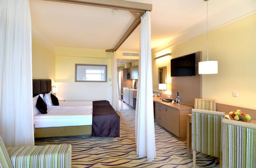 Flamingo Grand Hotel & Spa 2