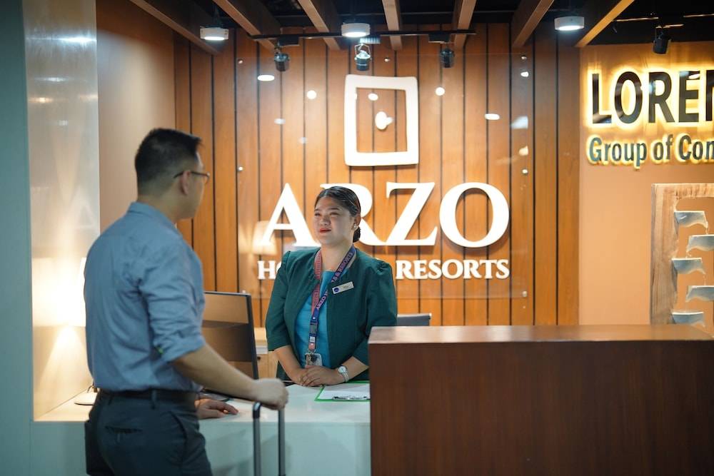 Arzo Hotel Premier 1