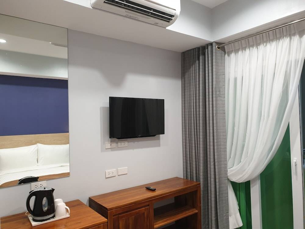 Leez Inn Makati 2