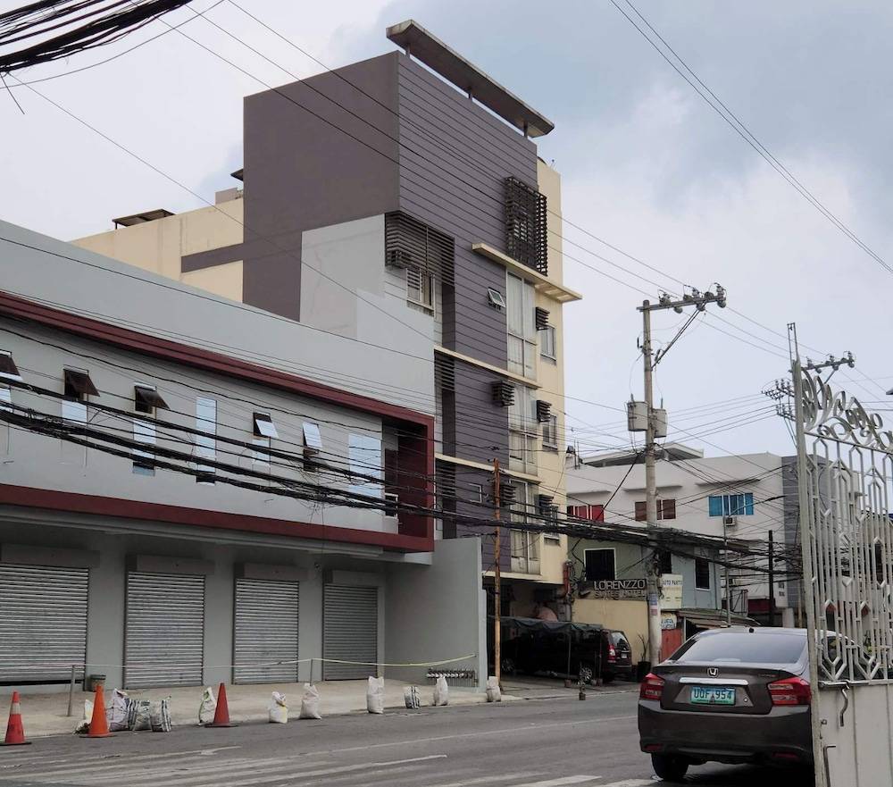 Lorenzzo Suites Hotel Makati 1