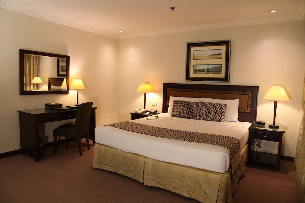 Herald Suites Solana 2