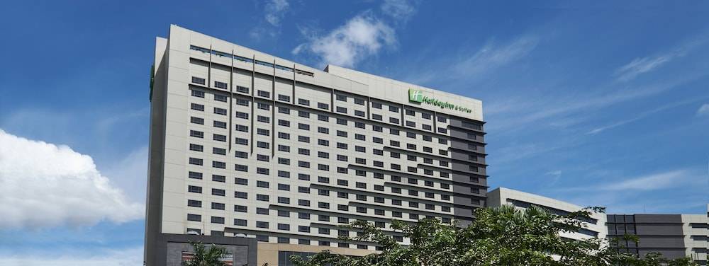 Holiday Inn & Suites MAKATI by IHG 1