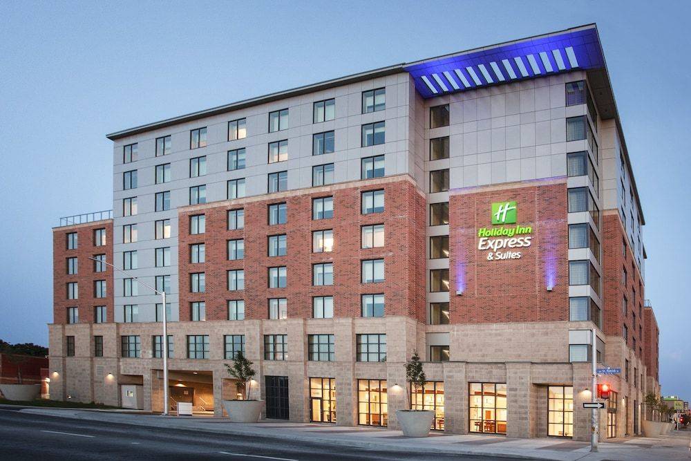 Holiday Inn Express & Suites DOWNTOWN OTTAWA EAST by IHG 1