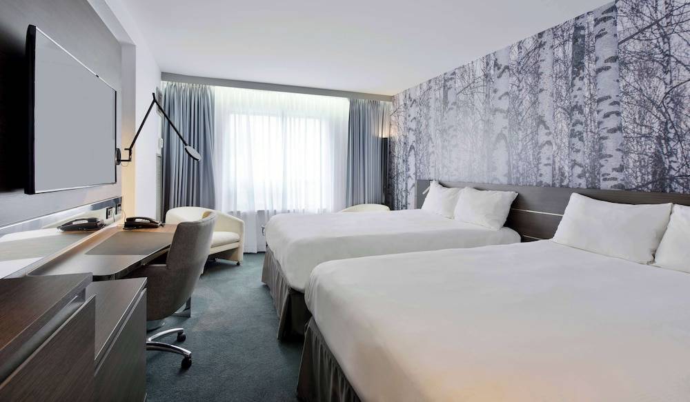 DoubleTree by Hilton Ottawa Downtown 1
