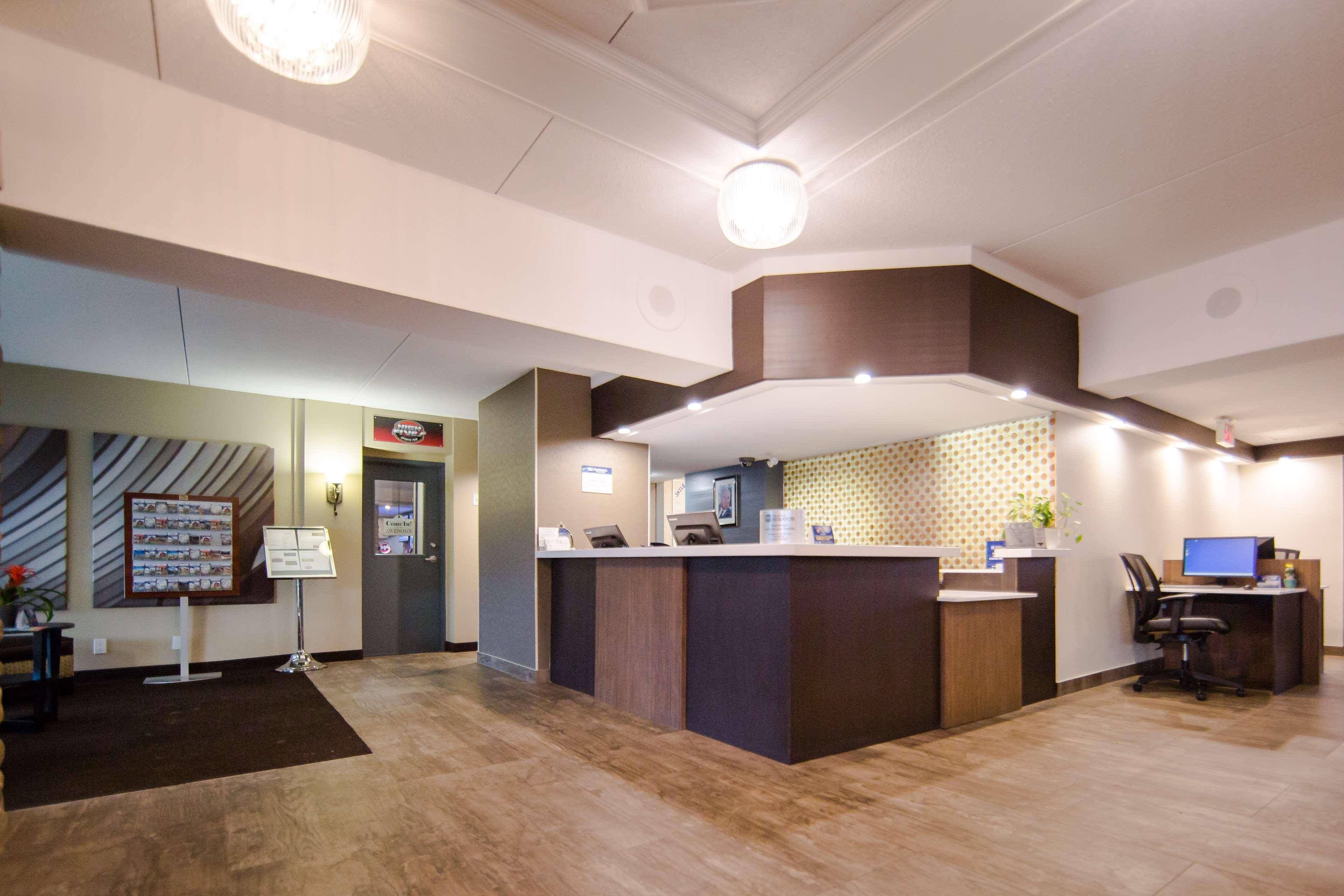 Best Western Plus Ottawa Kanata Hotel & Conference 2