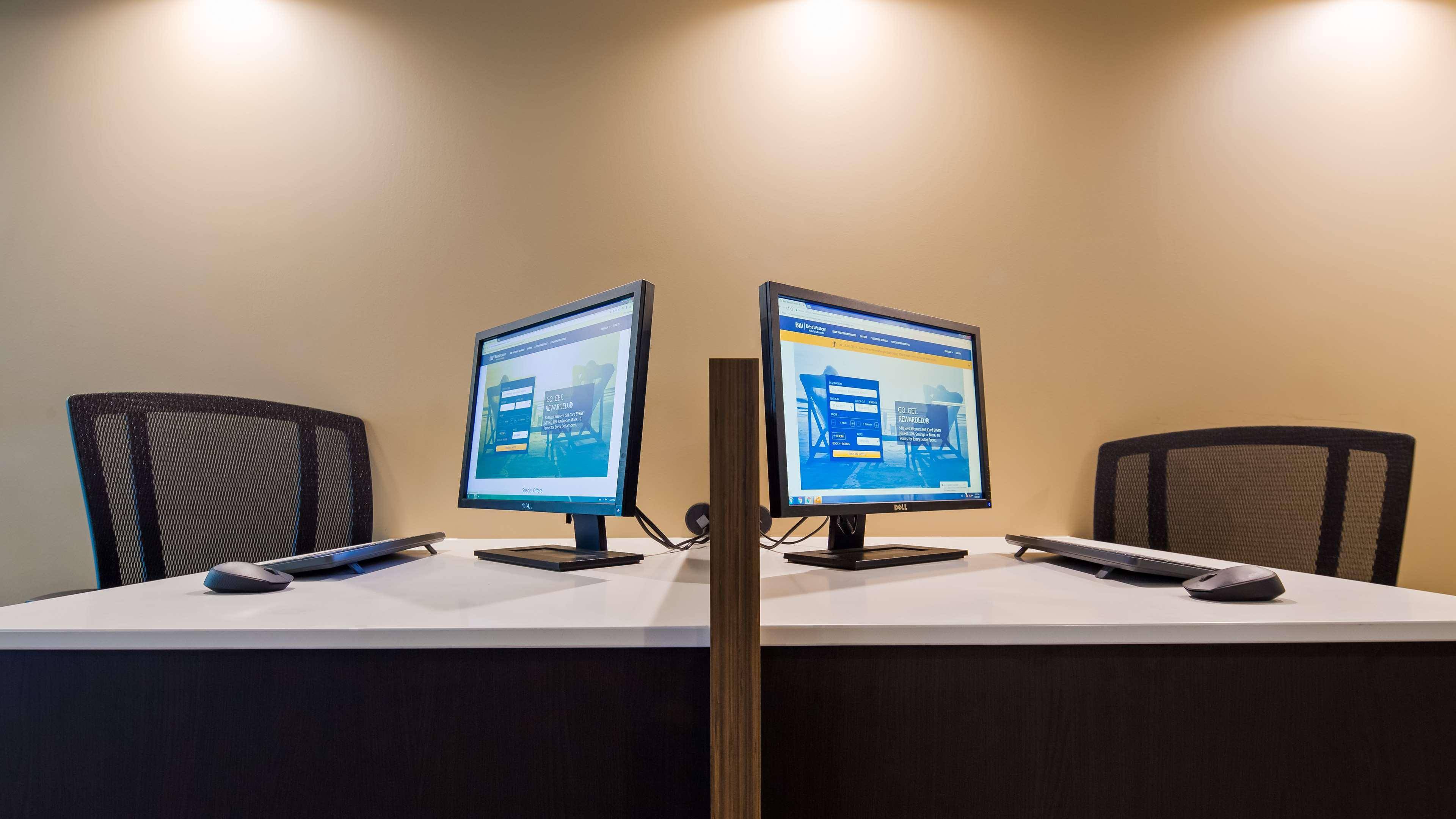 Best Western Plus Ottawa Kanata Hotel & Conference 1