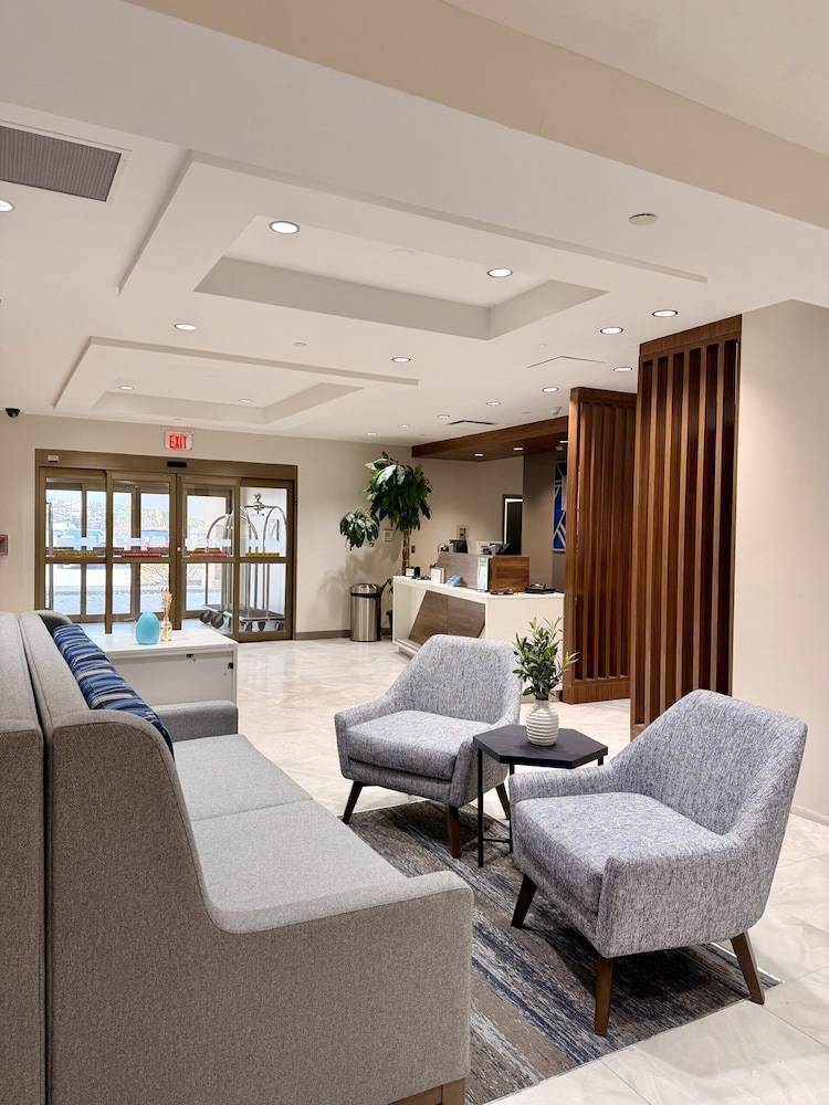Holiday Inn Express & Suites OTTAWA WEST - NEPEAN by IHG 2
