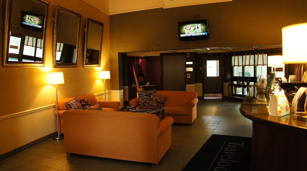 Travelodge by Wyndham Ottawa East 2