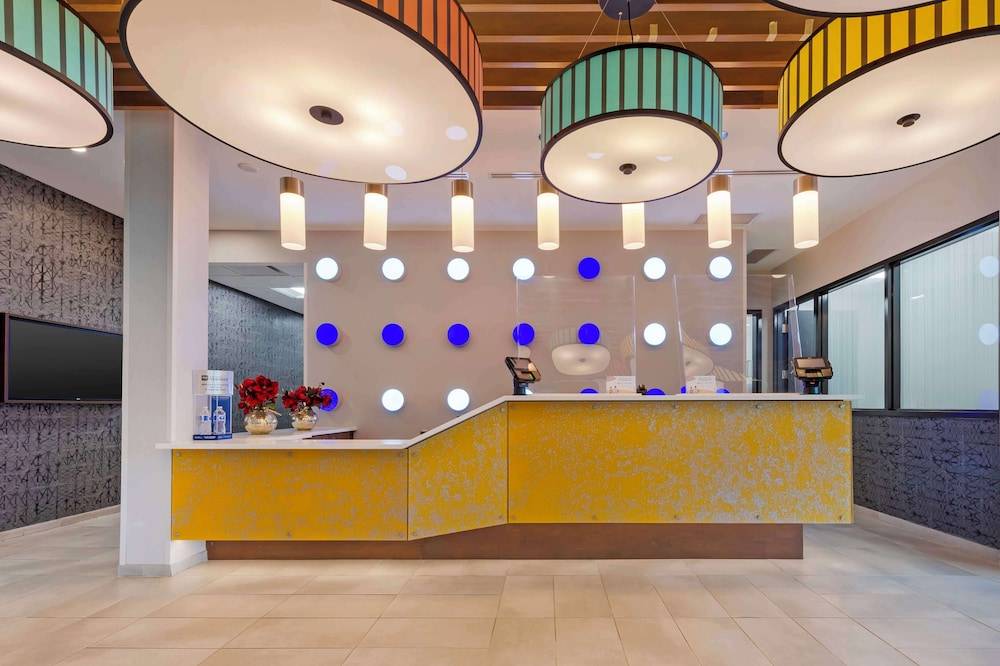 GLō Best Western Kanata Ottawa West 1