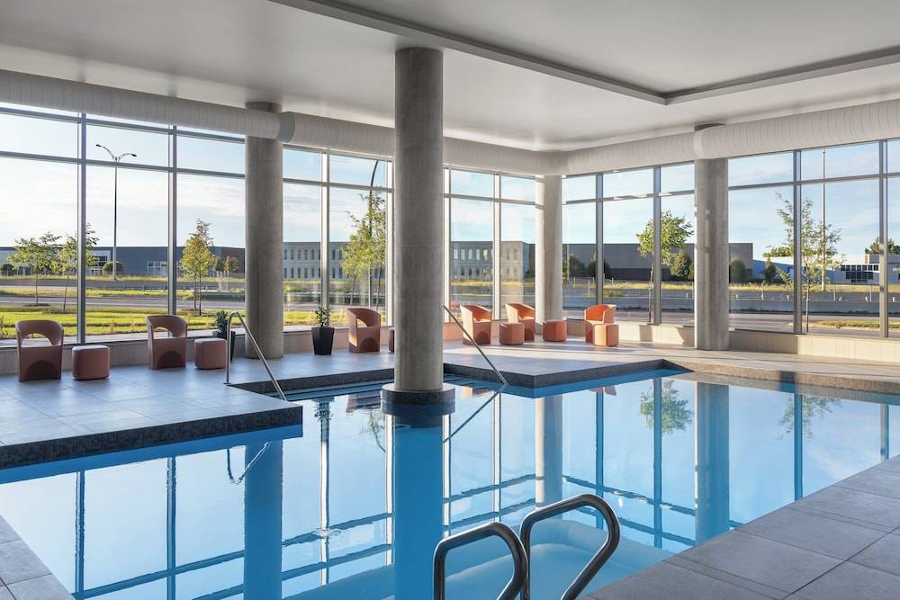 Staybridge Suites Montreal Airport - St-Laurent by IHG 1