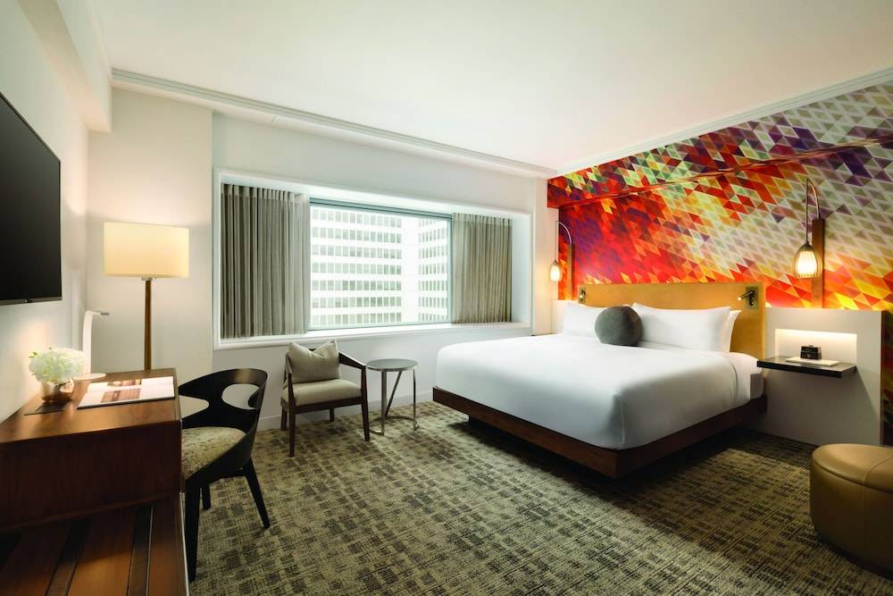 Fairmont The Queen Elizabeth 1