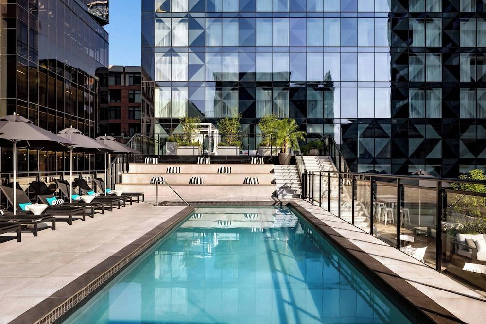Humaniti Hotel Montreal, Autograph Collection 1
