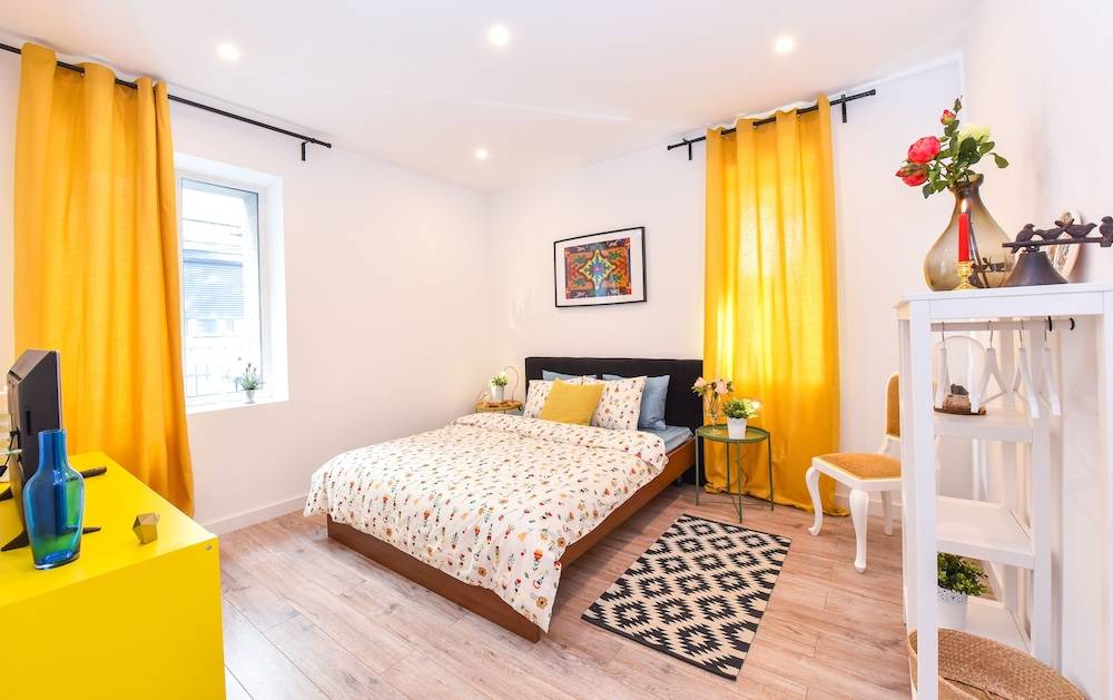 Parliament & River View Apartments 2