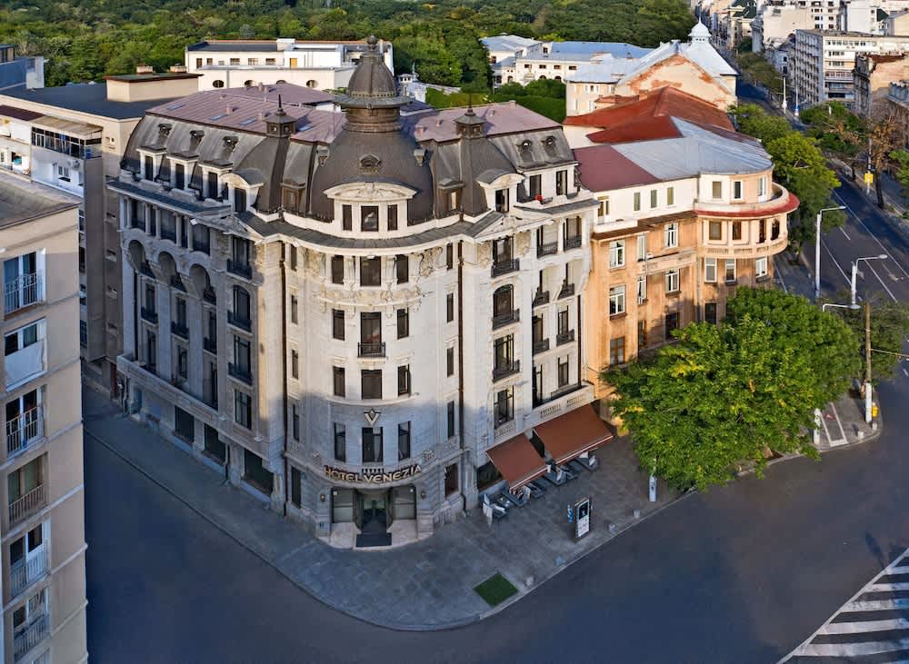 Zeus Essence Bucharest Venezia 1
