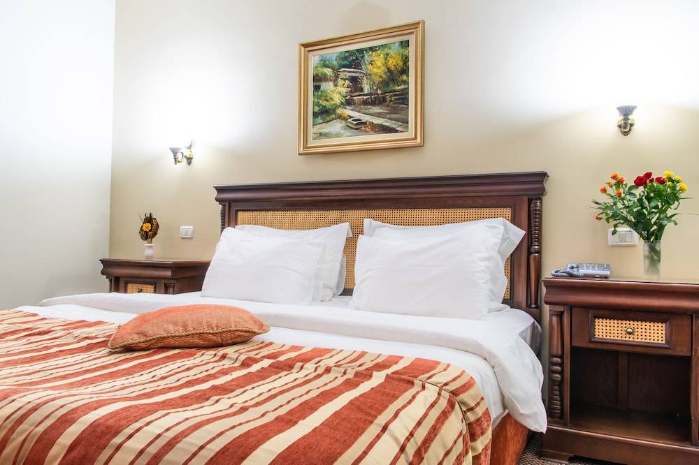 Atrium Hotel Ateneu City Center 1