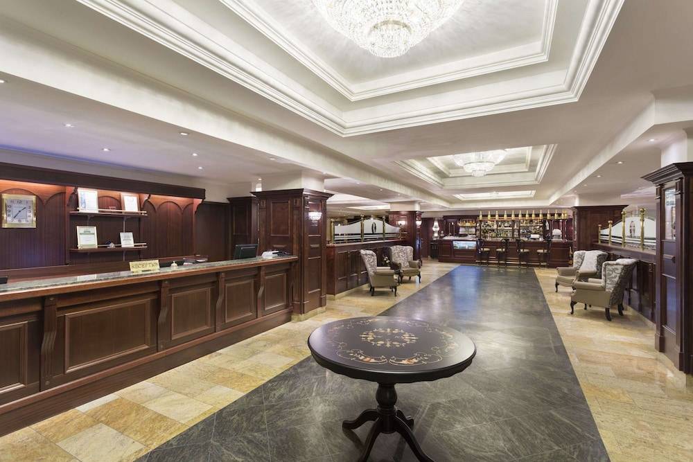 Ramada Hotel & Suites by Wyndham Bucharest North 2