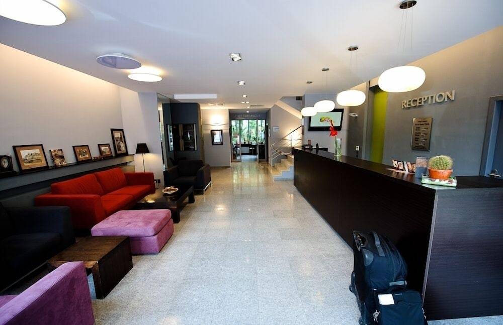 Unique Boutique 2