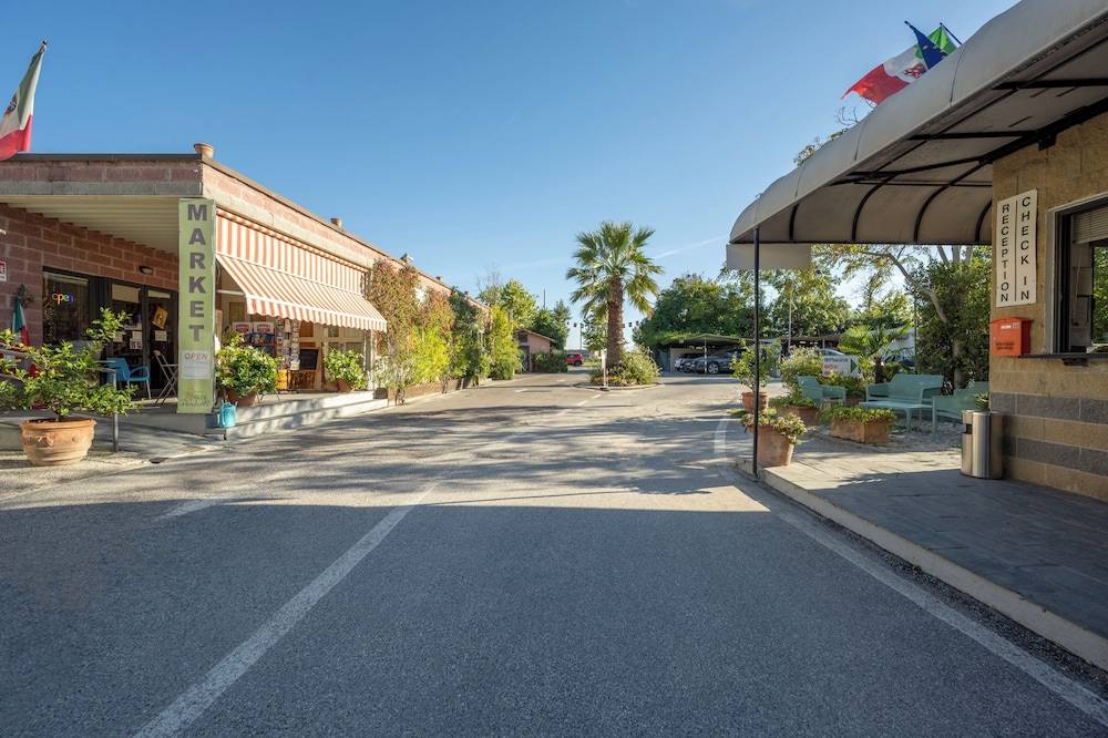 Camping Village Torre Pendente 1