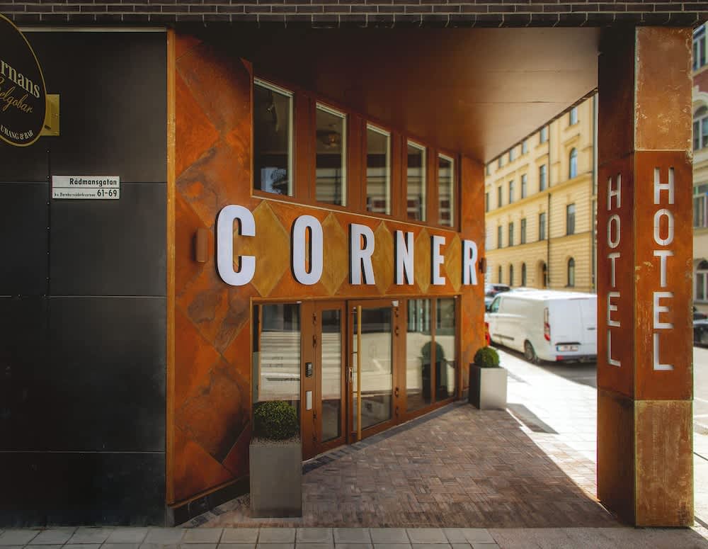Corner Hotel 1