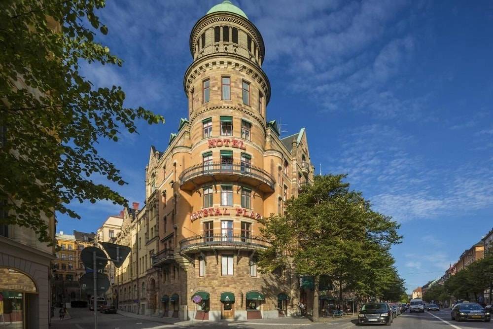 Crystal Plaza Hotel 1