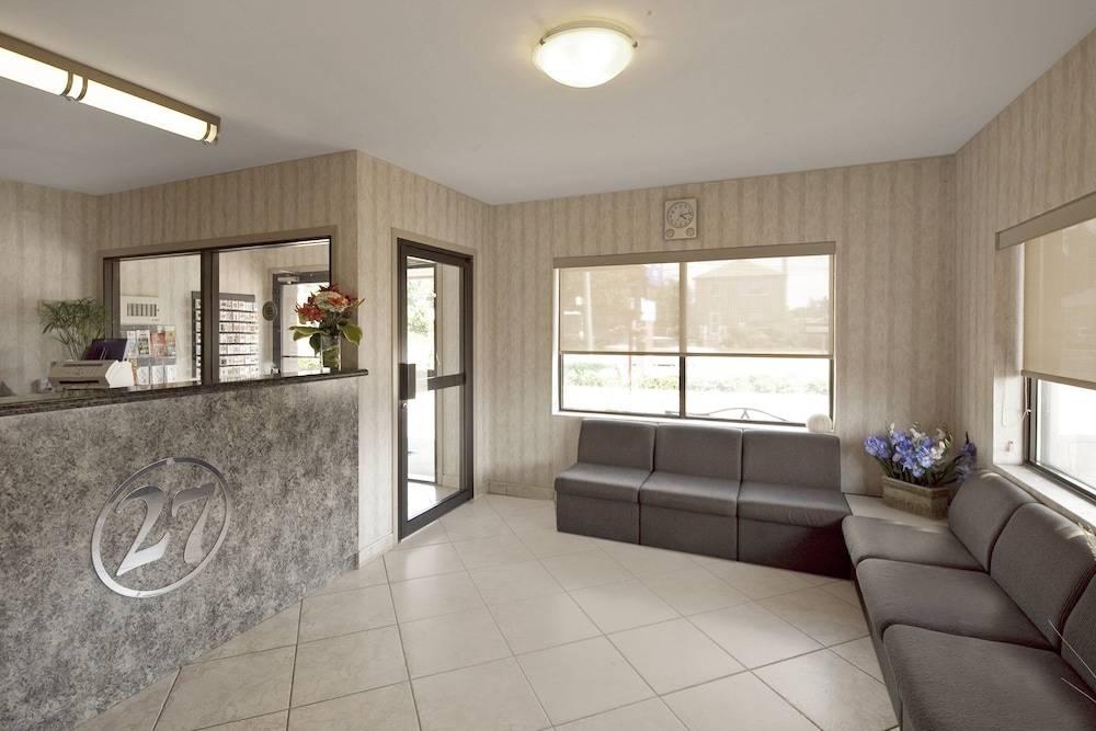 Stay Inn Express Toronto 2