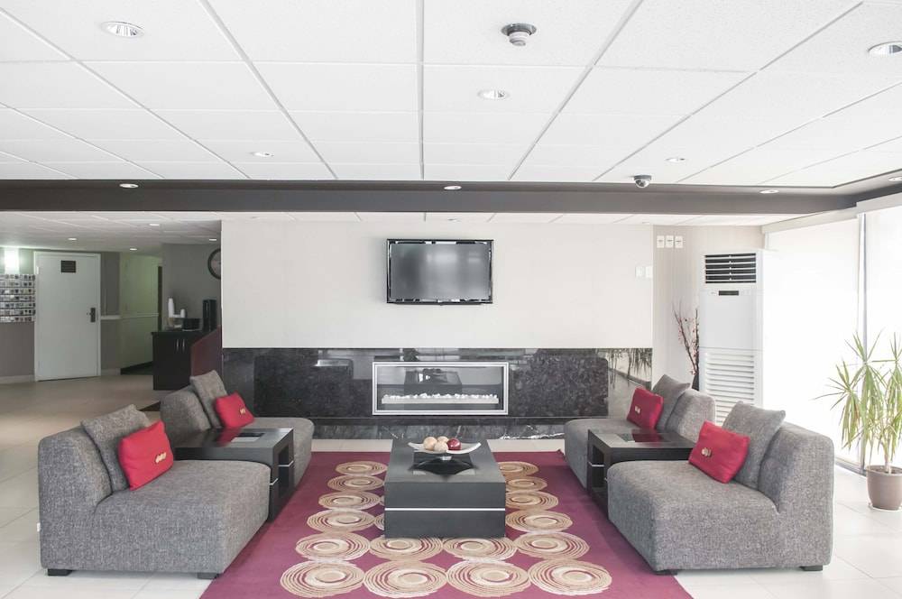 Comfort Inn Airport West 2