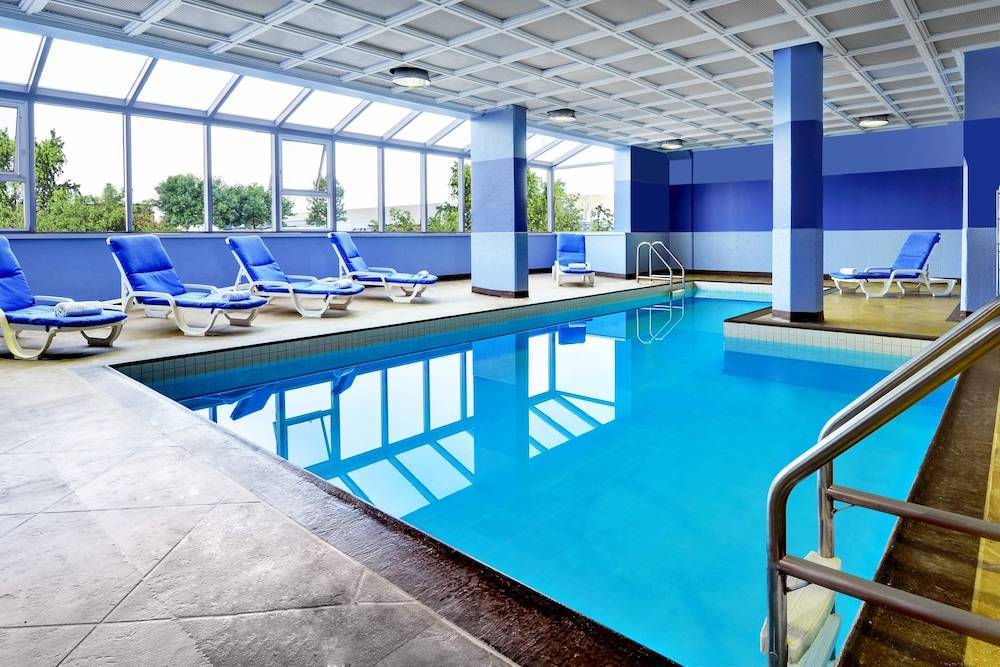 Four Points by Sheraton Toronto Mississauga 1