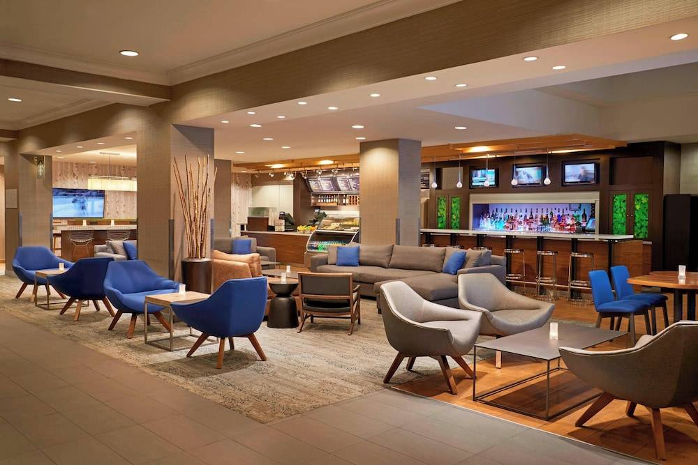 Courtyard by Marriott Toronto Downtown 1