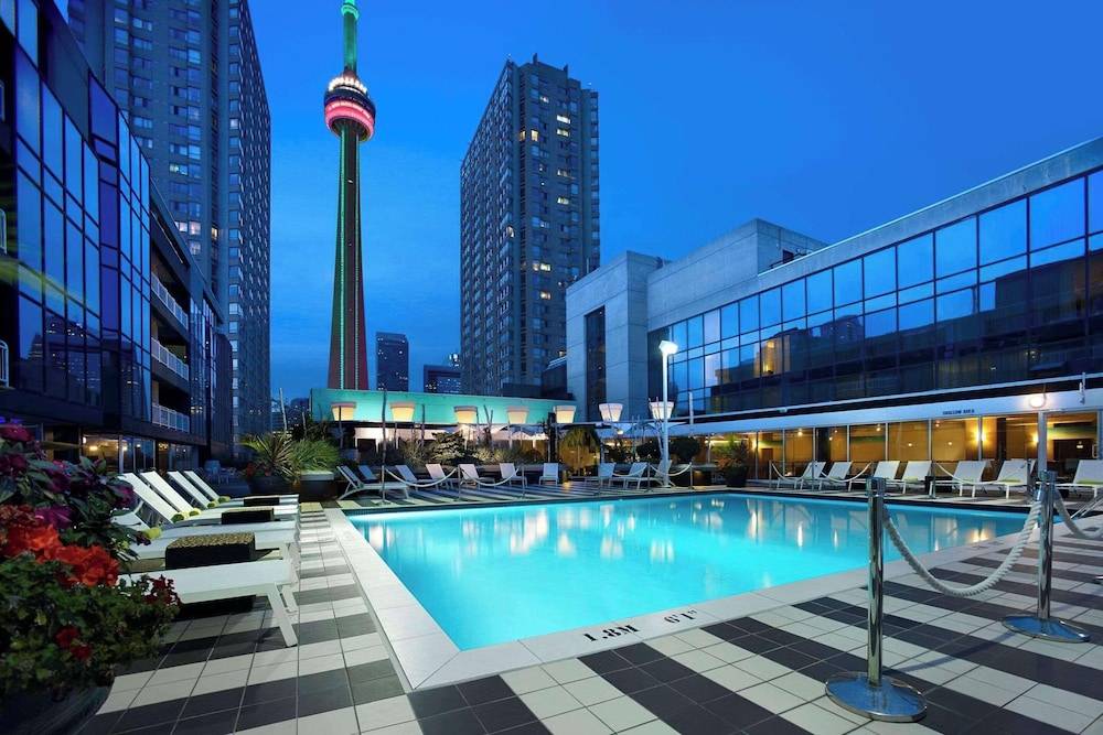 Radisson Blu Toronto Downtown 1