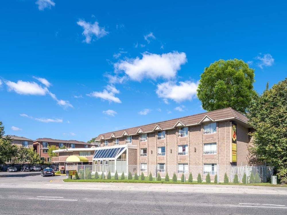 Super 8 by Wyndham Toronto East ON 1