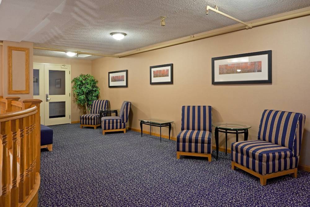 Holiday Inn Express Toronto East - Scarborough By IHG 2