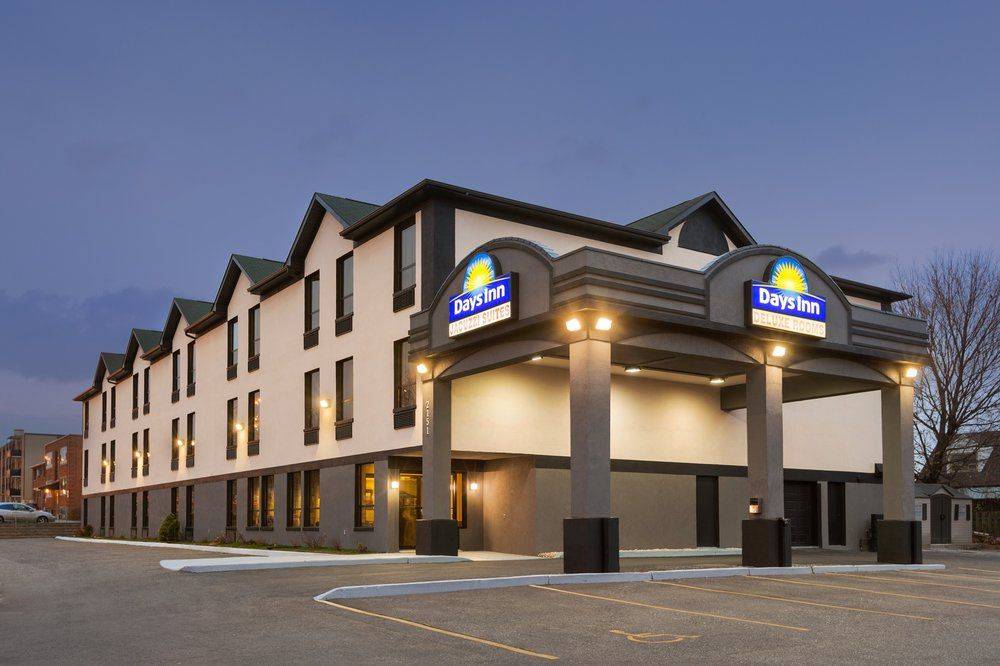DAYS INN TORONTO EAST LAKEVIEW 1