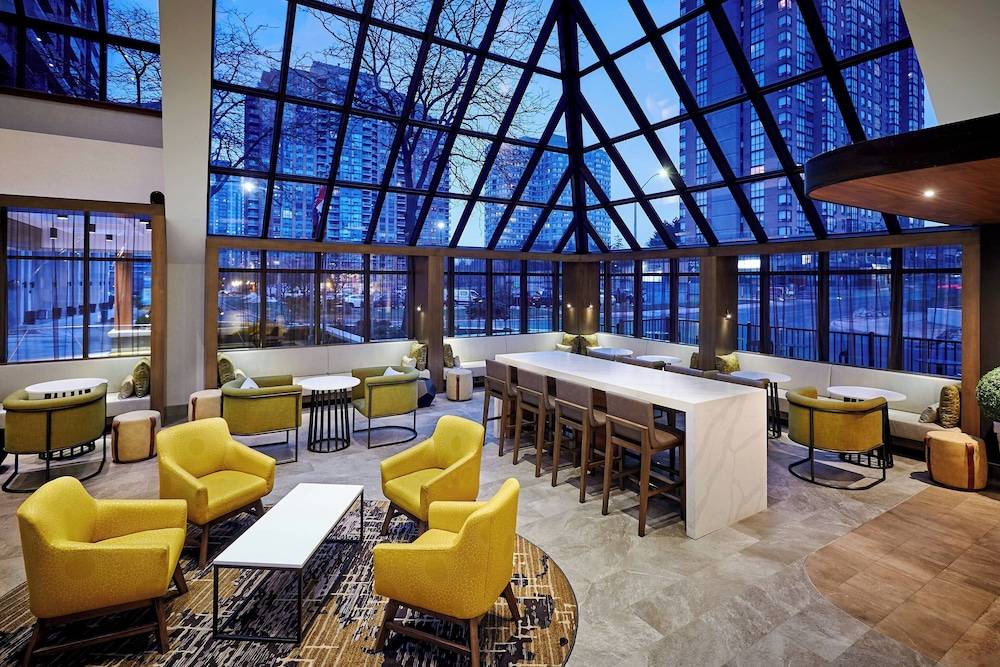 Delta Hotels by Marriott Toronto Mississauga 2