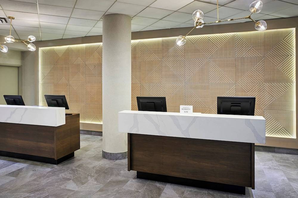 Delta Hotels by Marriott Toronto Mississauga 2