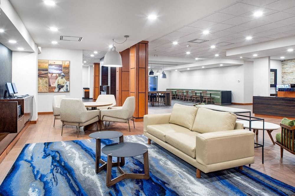 Fairfield Inn & Suites by Marriott Toronto Mississauga 2