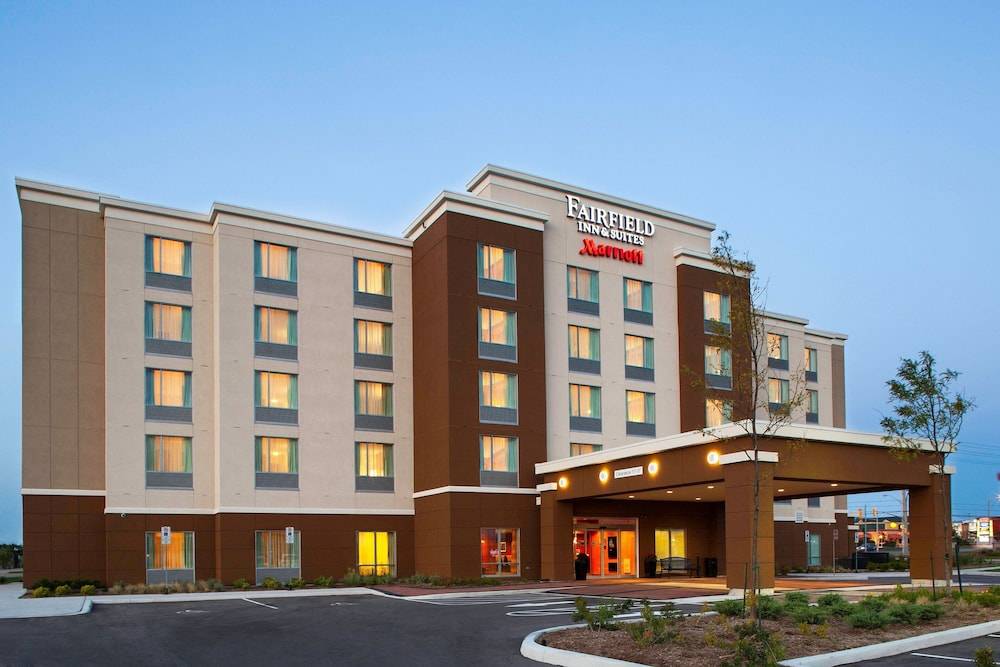 Fairfield Inn & Suites by Marriott Toronto Mississauga 1