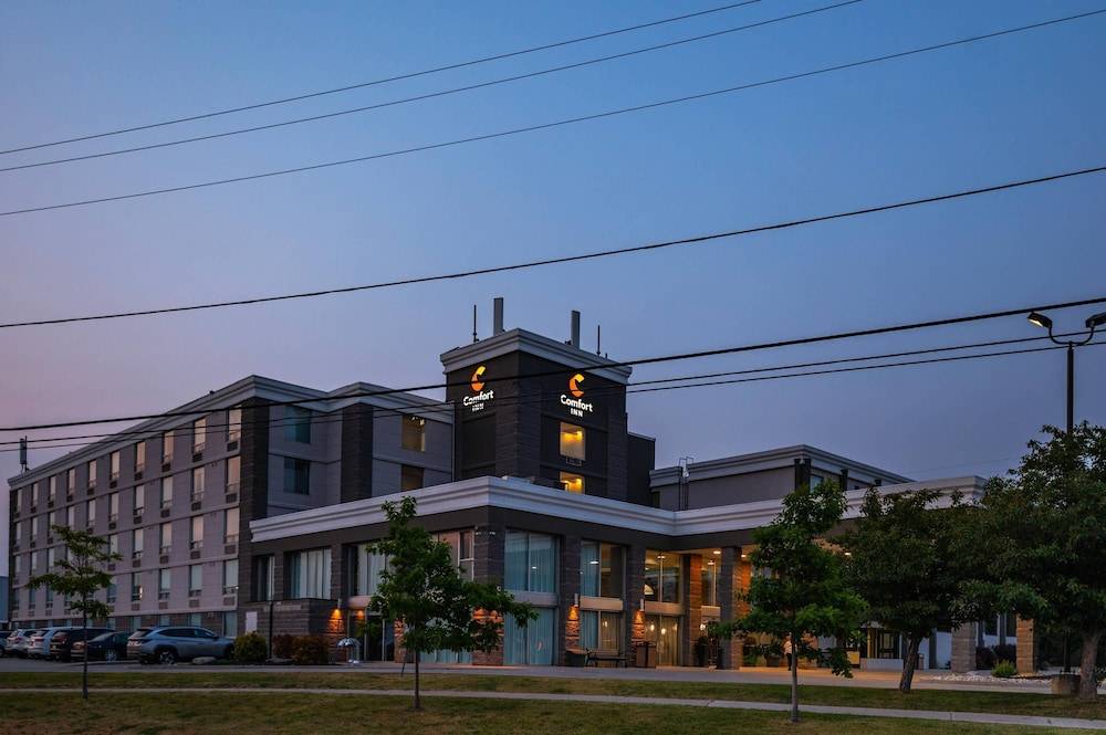 Comfort Inn & Conference Centre Toronto Airport 1